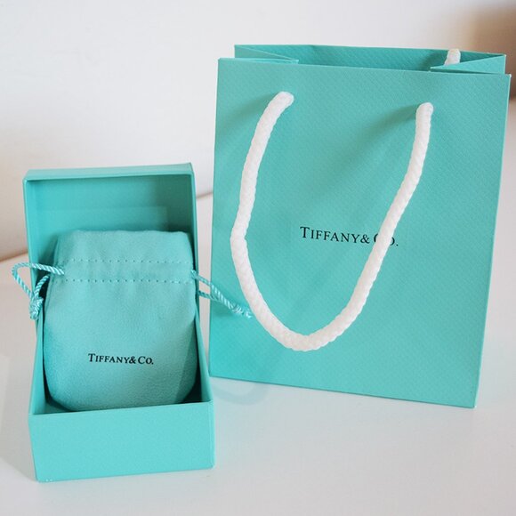 New Tiffany & Co. Jewelry Box, Dust Pouch and Gift Bag - Picture 7 of 10